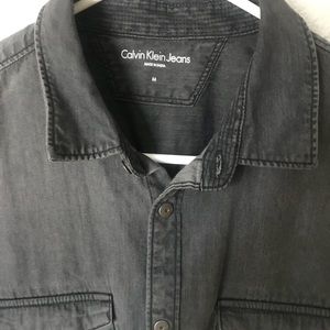 Men’s Calvin Klein button up. Size Medium